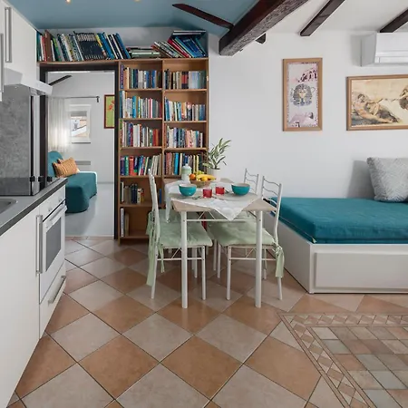 Apartament Tina *
