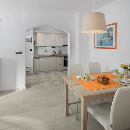 Apartament Tina