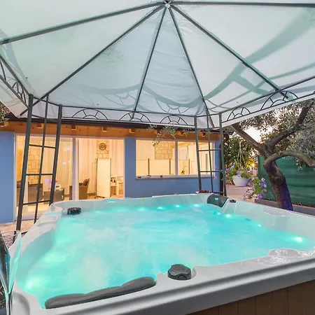 Tina Апартаменты